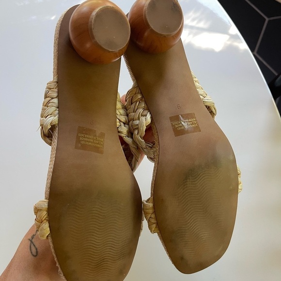 Steve Madden Vows Round Heel Raffia Sandal - 9 - Picture 4 of 5